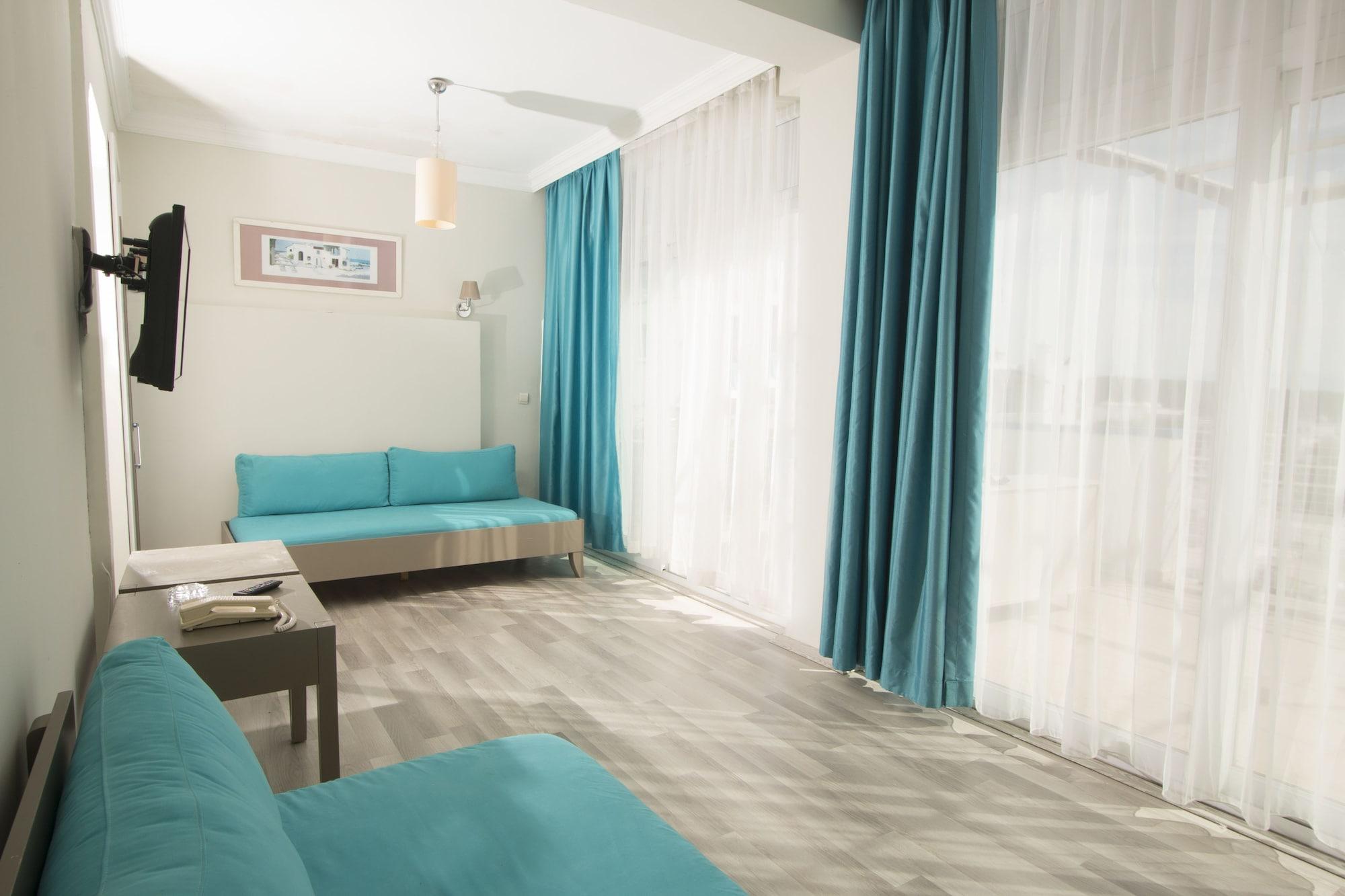 Sky Nova Hotel & Suites Bodrum Екстериор снимка