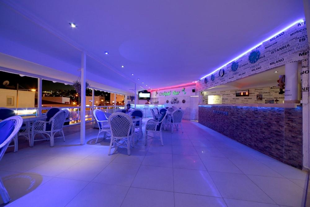 Sky Nova Hotel & Suites Bodrum Екстериор снимка